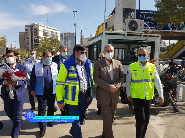 بازدید وزیر بهداشت ازارائه خدمات سلامت دانشگاه در اطراف حرم مطهر 1401/12/29