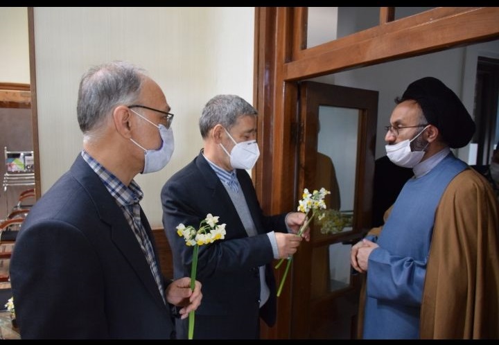 تجلیل مسئول نهاد رهبری از کارکنان مرد ساختمان مرکزی (قرشی) دانشگاه علوم پزشکی مشهد
