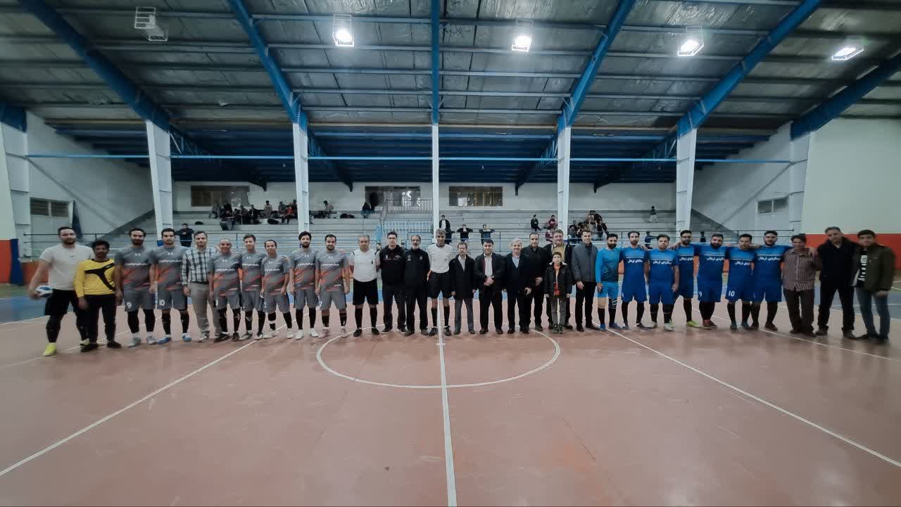 همزمان با آغاز دهه مبارک فجر،برگزاری موفق مسابقات فوتسال کارکنان دانشکده علوم پزشکی کاشمر