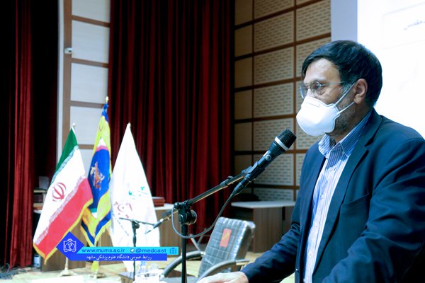تکریم نیروهای بسیجی و مردمی فعال در قرارگاه مردمی مقابله با کرونا