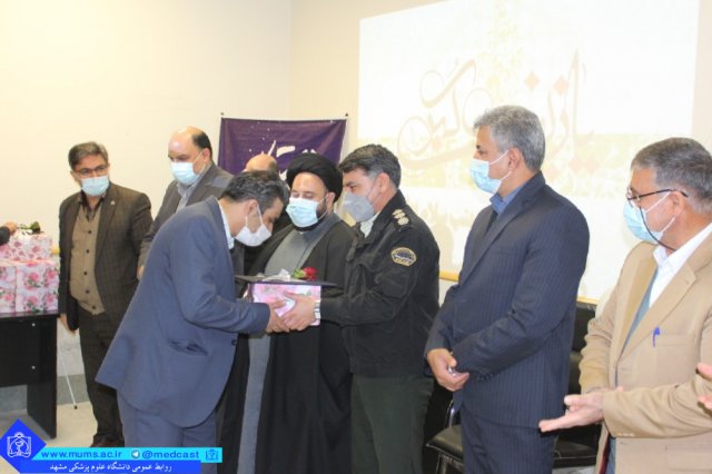 حضور مسئولین شهرستان فریمان در بیمارستان حضرت زهرا(س) جهت تبریک روز پرستار به کارکنان