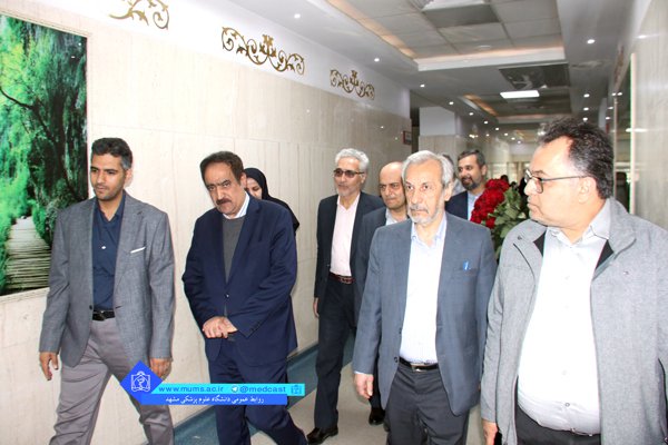 بازدید رییس دانشگاه از بیمارستان قائم (عج)
