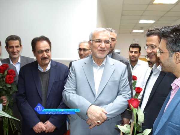 بازدید وزیر بهداشت از خدمات حوزه سلامت