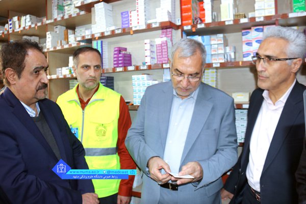 بازدید وزیر بهداشت از خدمات حوزه سلامت
