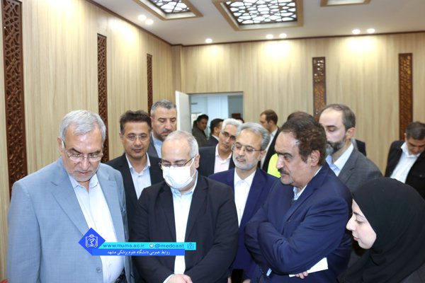 بازدید وزیر بهداشت از خدمات حوزه سلامت