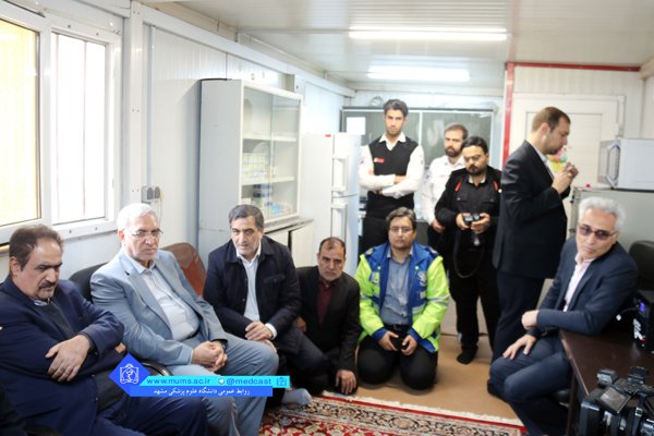 بازدید وزیر بهداشت از خدمات حوزه سلامت