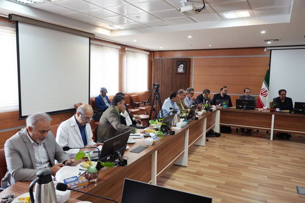 هیات رییسه دانشگاه در دانشکده داروسازی