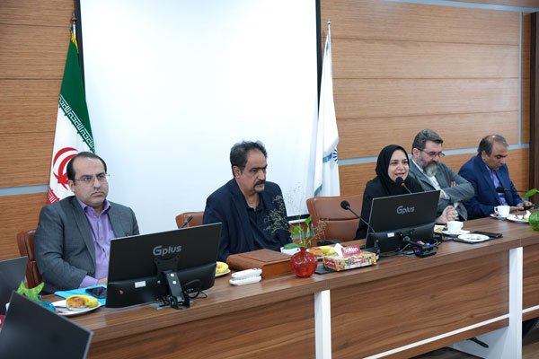 هیات رییسه دانشگاه در دانشکده داروسازی