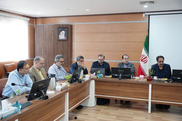 هیات رییسه دانشگاه در دانشکده داروسازی