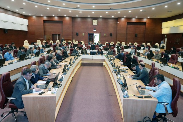 نشست هیات رییسه دانشگاه با مدیران