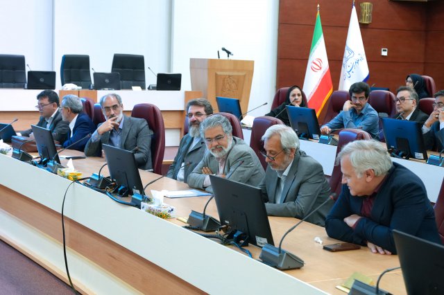 نشست هیات رییسه دانشگاه با مدیران