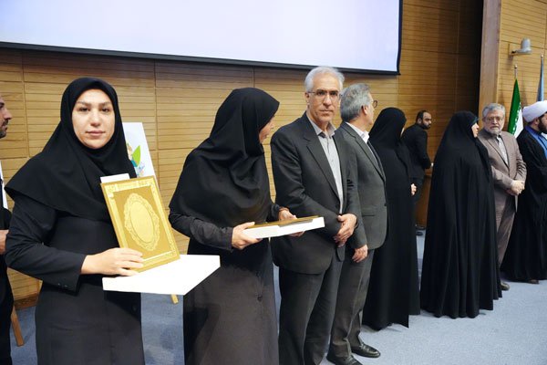 تجلیل از خادمان حوزه جمعیت