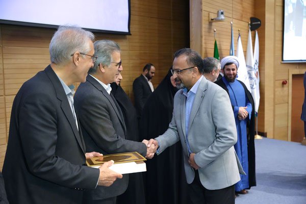 تجلیل از خادمان حوزه جمعیت