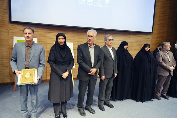 تجلیل از خادمان حوزه جمعیت