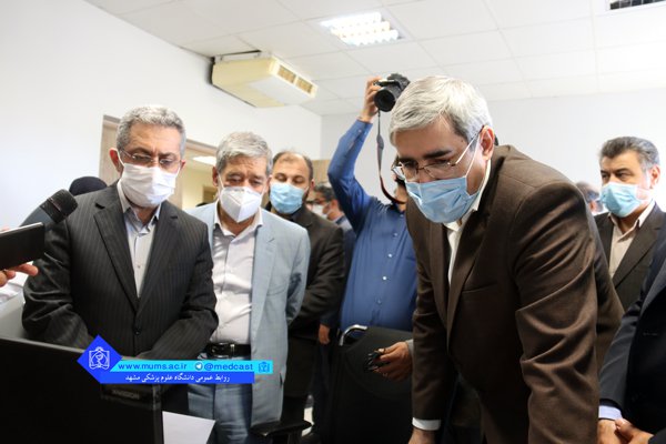 بازدید معاون درمان وزیر بهداشت از مراکز پزشکی از راه دور دانشگاه