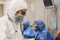 مدافعان سلامت خطه خراسان رضوی پیشگام در ارائه خدمات به بیماران و مقابله با ویروس کووید-19