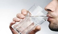 نوشیدن مایعات را به زمان تشنگی موکول نکنید
