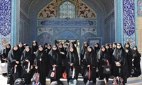 اعزام کاروان دانشجویان دختر دانشگاه علوم پزشکی مشهد به پیاده‌روی اربعین / ۳۸ دانشجو راهی عتبات عالیات شدند