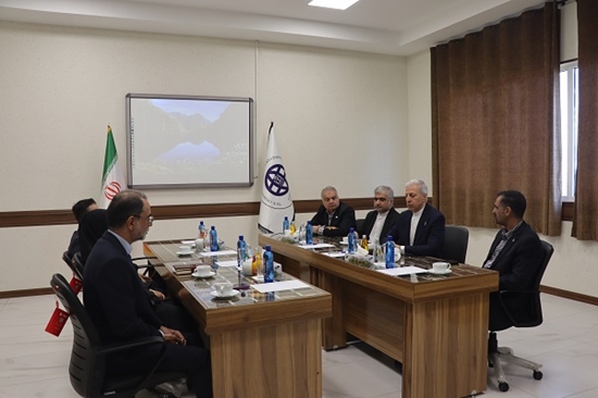 452 